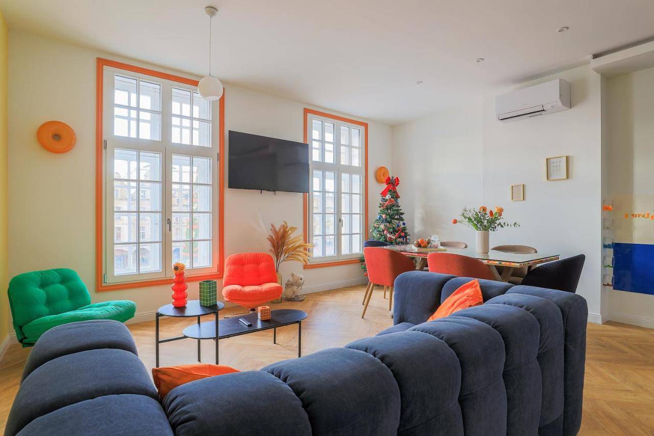 Appartement entier, Duplex coloré 6 personnes Place des Héros - vue Beffroi - Centre ville in Arras, Région d'Arras