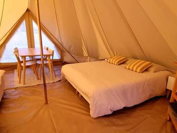 Tente pour 4 personnes, avec jardin dans les Ardennes