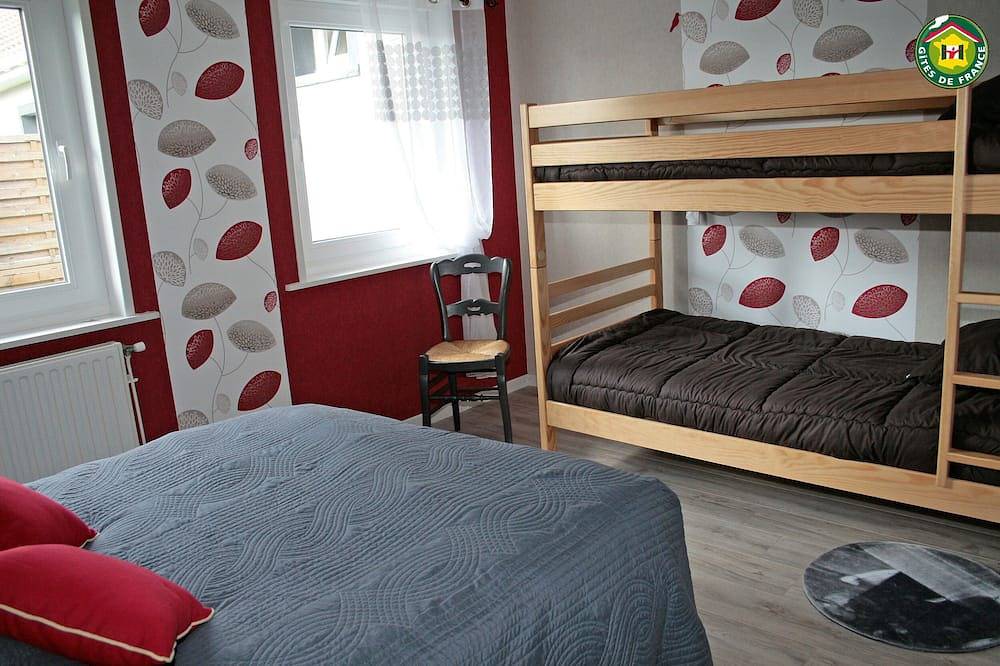 Gîte de charme 6/7 personnes avec accés à une piscine chauffée et couverte in Blessy, Région de Béthune