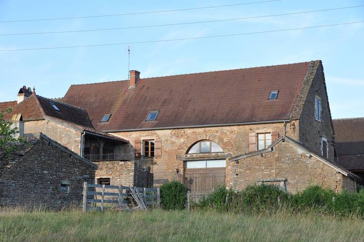 Gîte pour 10 personnes, avec jardin, animaux acceptés