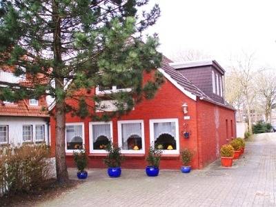Ferienhaus für 9 Personen, mit Balkon und Garten in Neuharlingersiel