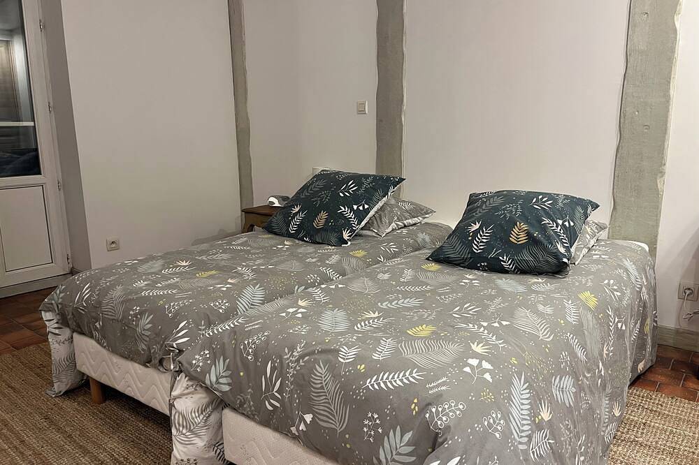 Appartement entier, Chez Maya appartement avec jardin au bord de seine in Conflans-Sainte-Honorine, Yvelines