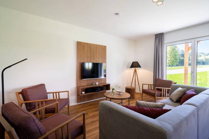 Bungalow für 8 Personen, mit Terrasse und Balkon/Terrasse in Niederbayern - 2