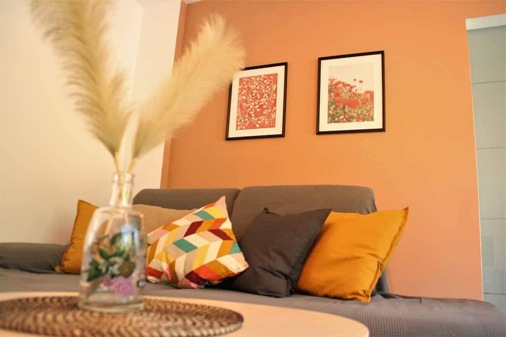 Ganze Wohnung, Schöne Ferienwohnung mit eigener Terrasse und Garten in Saarbrücken, Saarbrücken & Umgebung