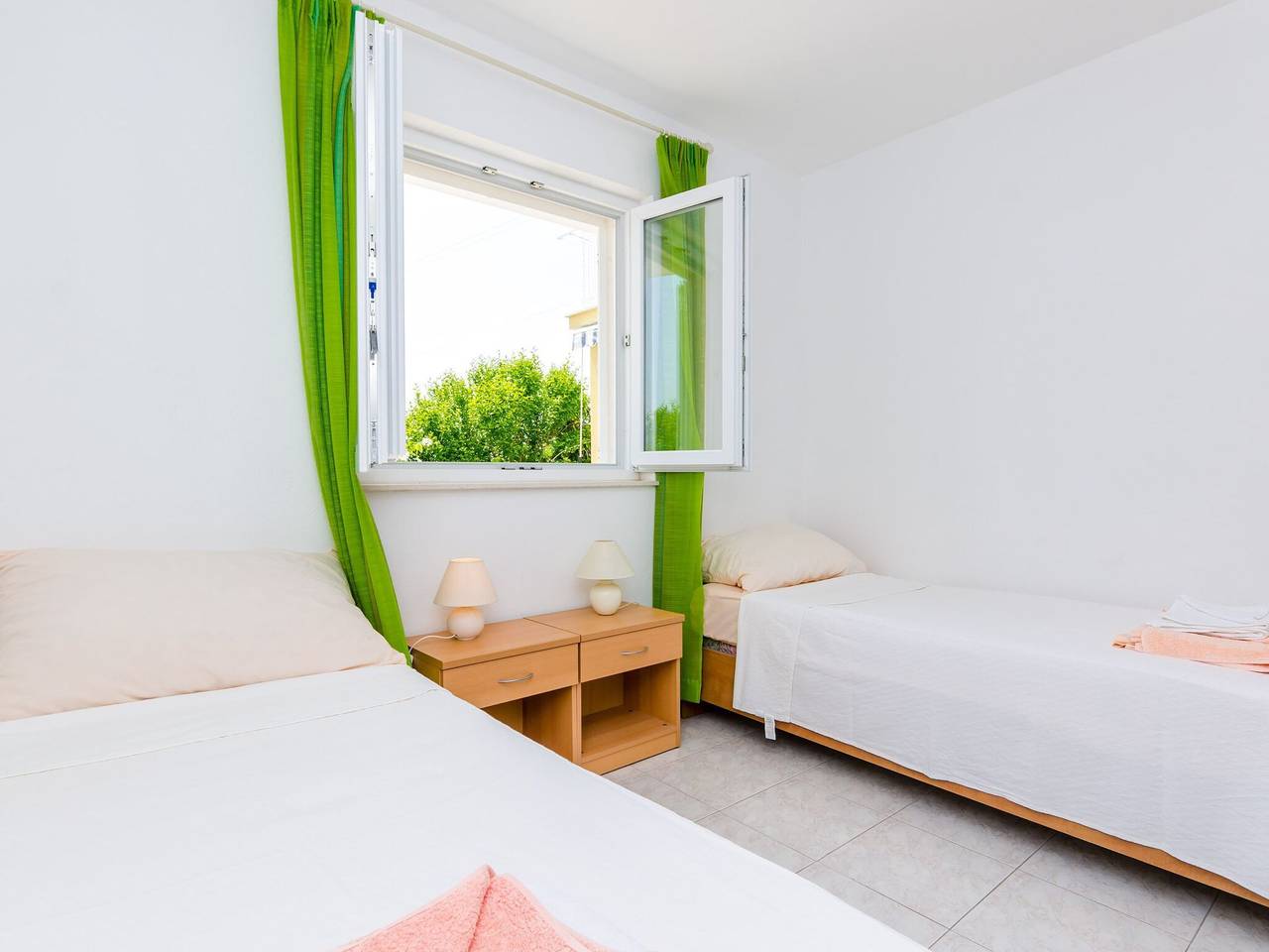 Ganze Wohnung, Villa Bind - Twin Room with Patio and Garden View (R1) in Cavtat, Dubrovnik-Neretva