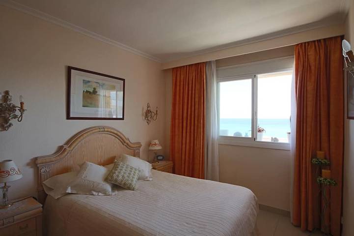 Ganze Wohnung, Elegante Wohnung in der ersten Zeile auf das Meer und Strand von Cala Millor in Cala Millor, Son Servera