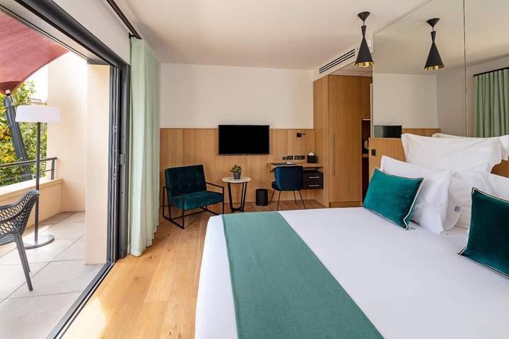 Hôtel pour 2 personnes, avec piscine et balcon à Vauvenargues - 3