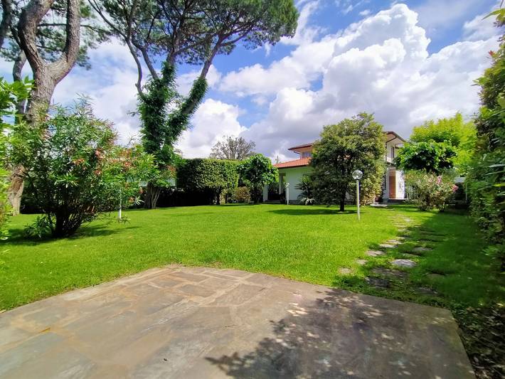 Ferienhaus für 12 Personen, mit Terrasse und Garten in Forte dei Marmi
