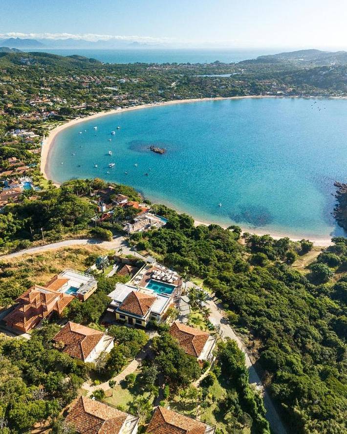 Pousadas para 4 pessoas, com jardim e jacuzzi e ainda piscina and sauna em Praia da Ferradura