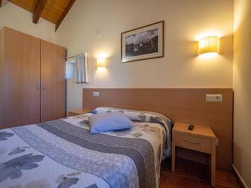 Casa rural para 2 personas, con piscina además de vistas y jardín en Aínsa