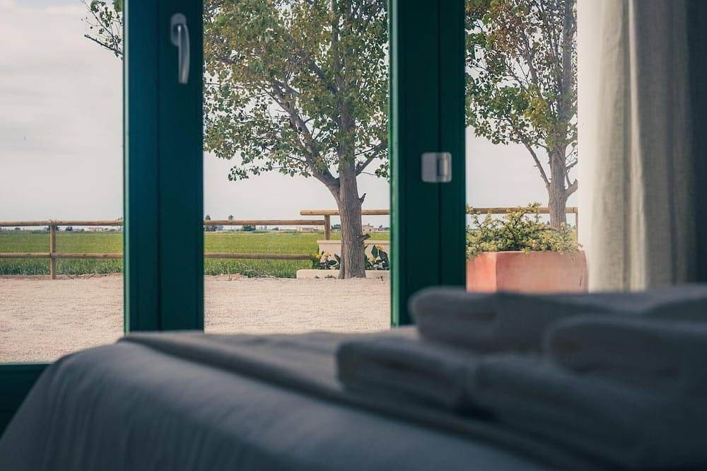 Casa rural de 170m² en Delta del Ebro con 4 habitaciones, Wifi, barbacoa y cerca de la playa. in Tierras del Ebro, Delta del Ebro