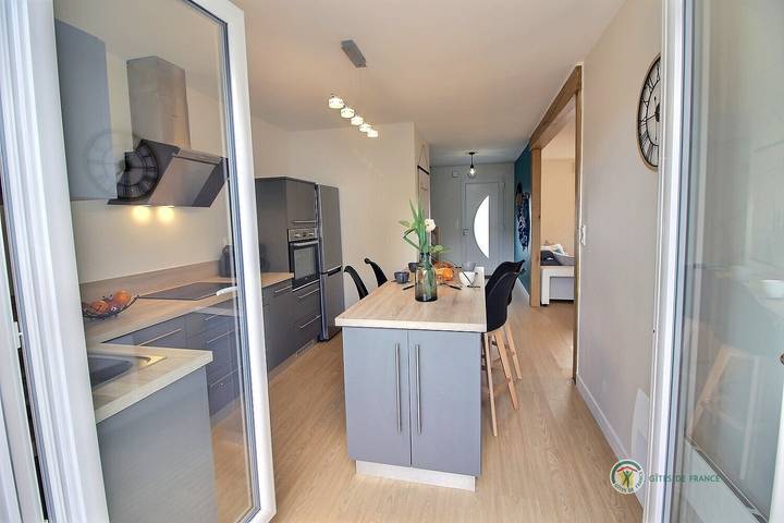 Gîte pour 4 personnes, avec terrasse et jardin à Plougrescant - 4