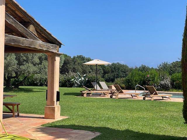 Villa pour 7 personnes, avec piscine et vue ainsi que jardin et terrasse à Ramatuelle - 2