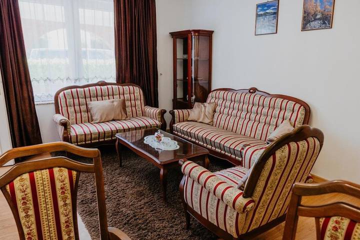 Appartement de vacances pour 6 personnes, avec terrasse ainsi que jardin et vue