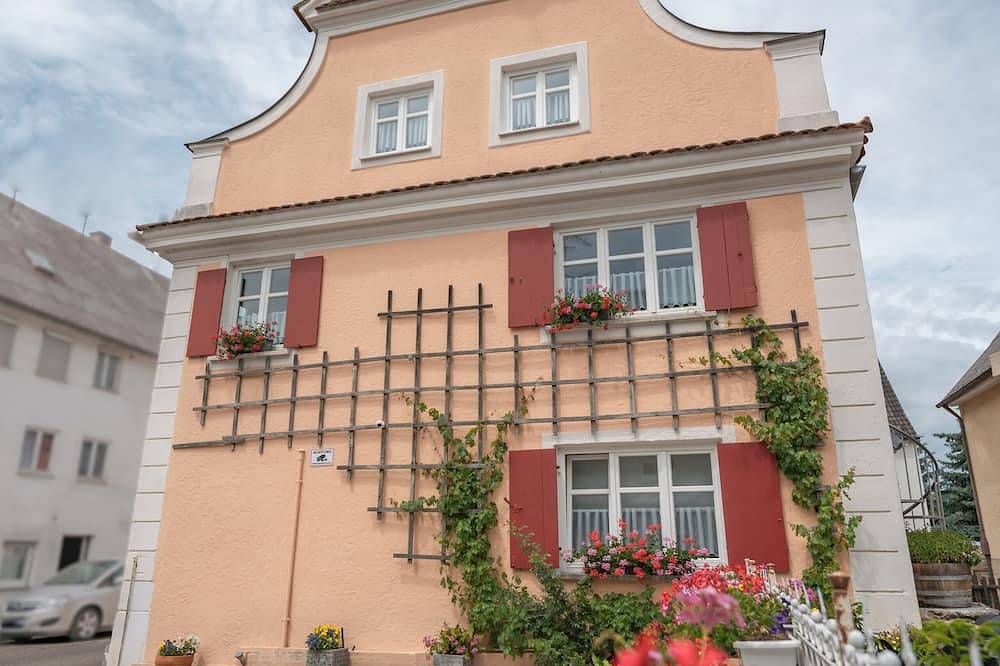 Ganze Wohnung, Ideal für Familien – Wi-Fi, Netflix, Parkplatz Kinderbett kostenlos verfügbar in Ichenhausen, Bayerisch Schwaben