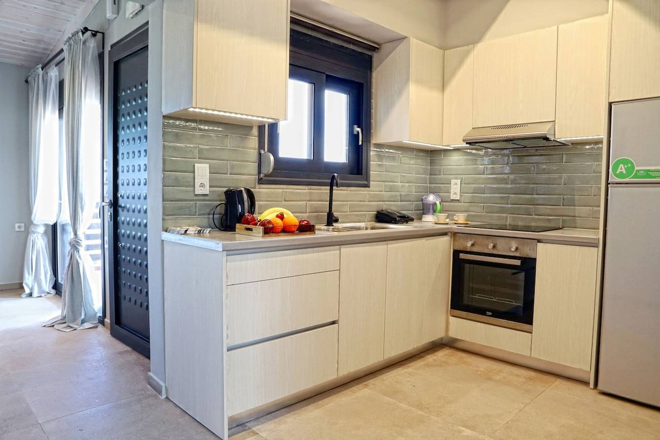 Appartement entier, "Havana 2" Sea and Pool Apartment in Région d'Iraklio-Héraklion