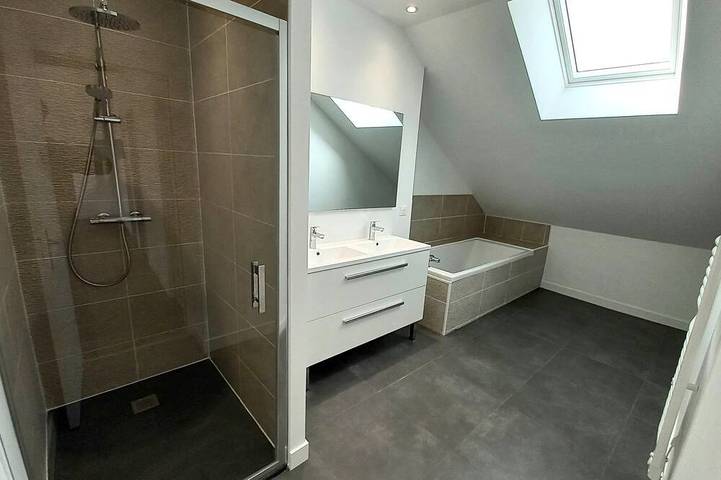 Maison Loire & Cé’rénité – 6 chambres, 15 pers, jardin, à 10 min d’Angers in Les Ponts-de-Cé, Région d'Angers