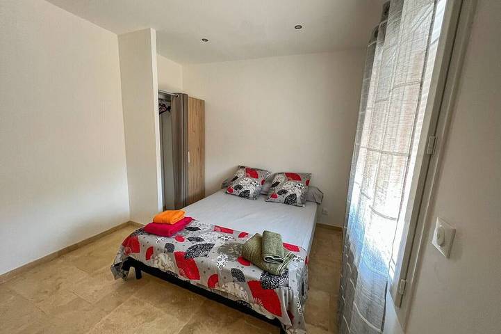 Location de vacances pour 6 personnes, avec jardin, animaux acceptés à Gonfaron - 3