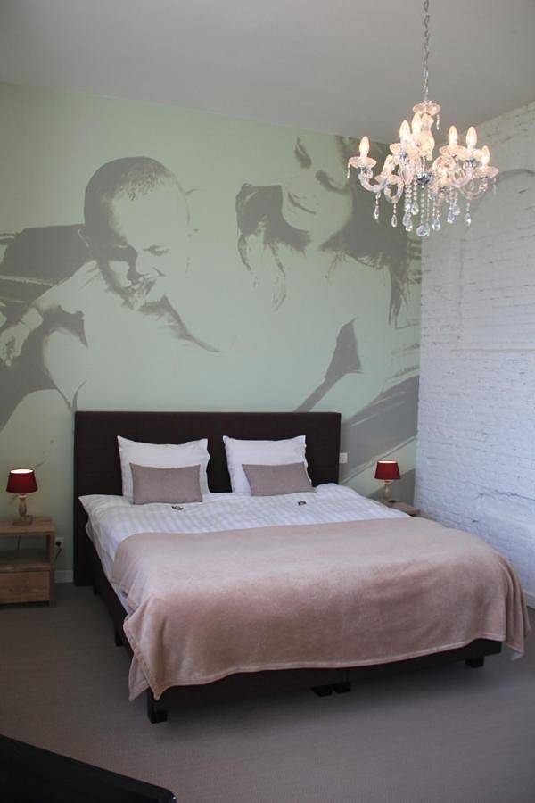 Standard Double Room with Private Shower in Kuringen, Hasselt