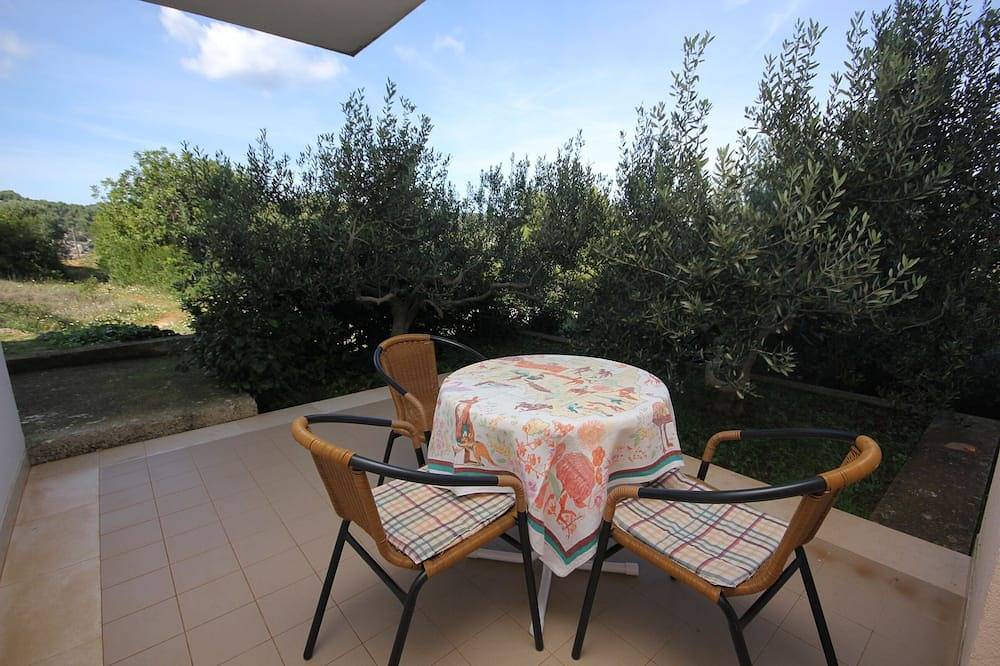 Hel lägenhet, One bedroom apartment with terrace Vis in Vis Town, Split-Dalmatia guovlu