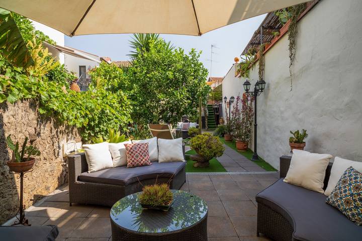 Appartement entier, Appartement 'A Ugghia- Dépendance' avec jardin, jacuzzi commun et climatisation in Fiumefreddo di Sicilia, Province de Catania