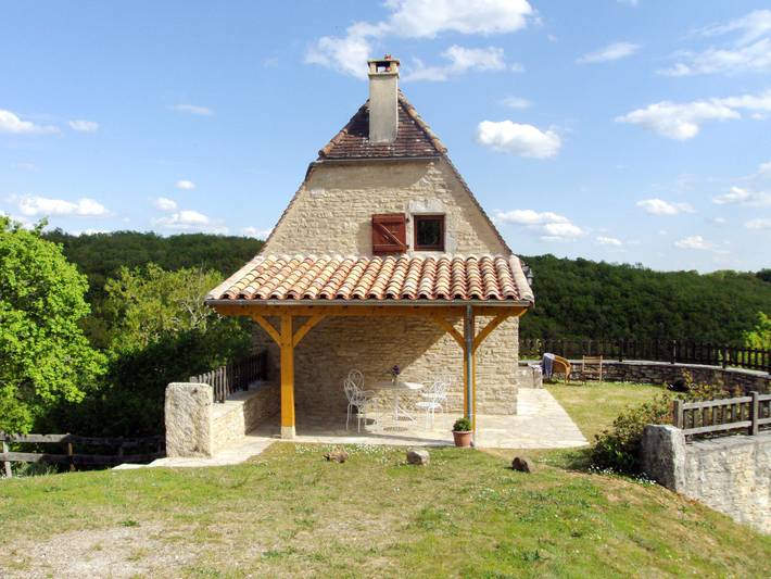 Maison de vacances pour 4 personnes, avec jardin ainsi que vue et terrasse, animaux acceptés dans Parc Naturel Régional des Causses du Quercy
