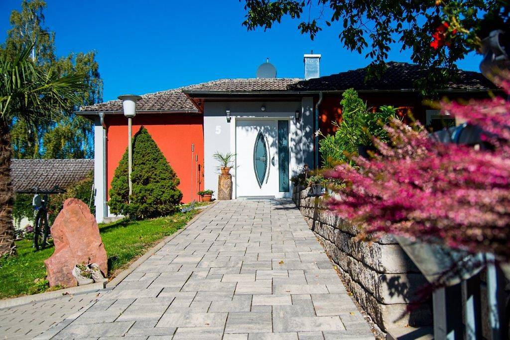Villa Croatia & Restaurant Adria - Gemütliches Doppelzimmer in Klingenberg am Main, Fränkisches Weinland