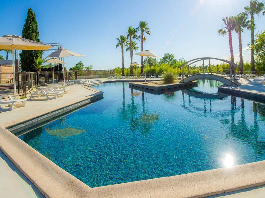 Camping La Marine - Mobilhome 4 personnes - Comfort | 2 Ch. | 4 Pers. | Terrasse surélevée in Le Grau-du-Roi, Côte d'Améthyste