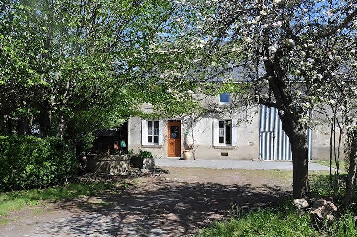 Location de vacances pour 7 personnes, avec jardin et terrasse à Nouzerolles