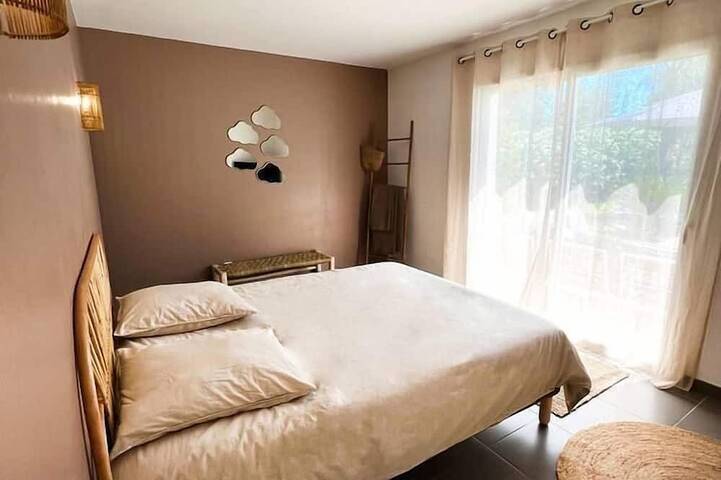 Location de vacances pour 12 personnes, avec piscine à La Crau - 4