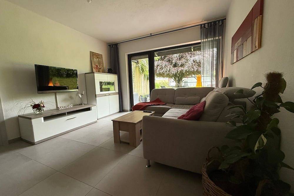 Ganze Wohnung, Apartment „Im Land der 1000 Berge“ mit privater Terrasse und Wlan in Neuenrade, Märkischer Kreis