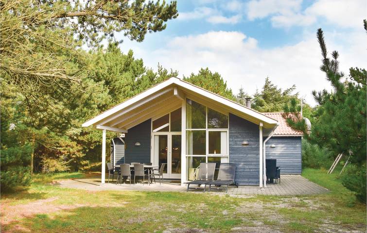 Ferienhaus für 8 Personen, mit Whirlpool und Terrasse sowie Sauna und Garten in Houvig
