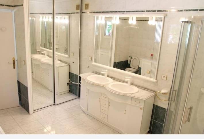 Gîte pour 3 personnes, avec piscine et terrasse à Laroque (Hérault) - 4