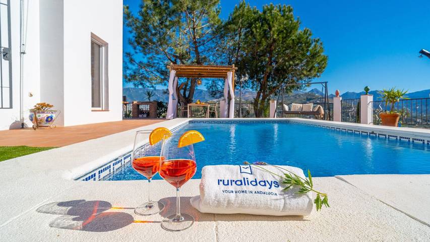 Finca für 4 Personen, mit Balkon/Terrasse und Pool in Sayalonga - 3