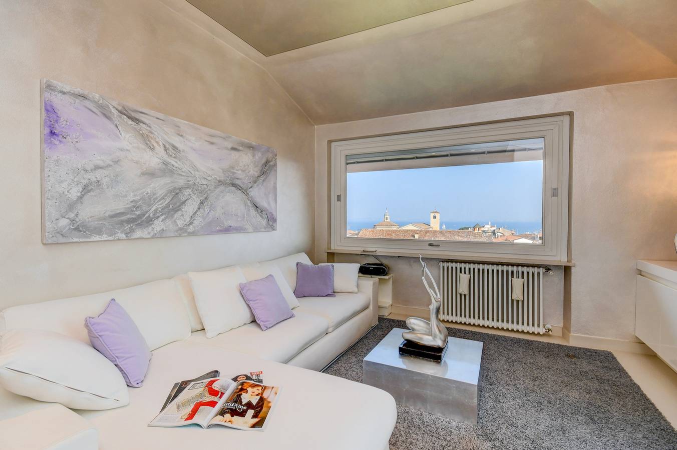 Appartement entier, Mgh Luxury - Lake View Penthouse Desenzano in Desenzano del Garda, Montagnes autour du lac de Garde