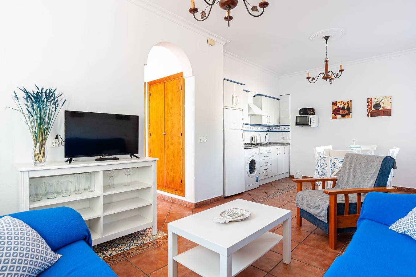 Casa de vacaciones "Chalet Fuentes 4 con piscina común Familia" con piscina compartida y Wi-Fi in Conil de la Frontera, Costa de la Luz
