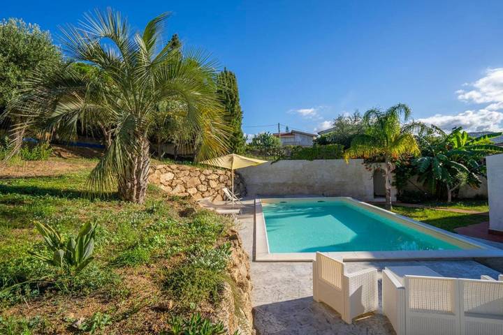 Villa für 6 Personen, mit Garten und Pool sowie Ausblick, mit Haustier - 1