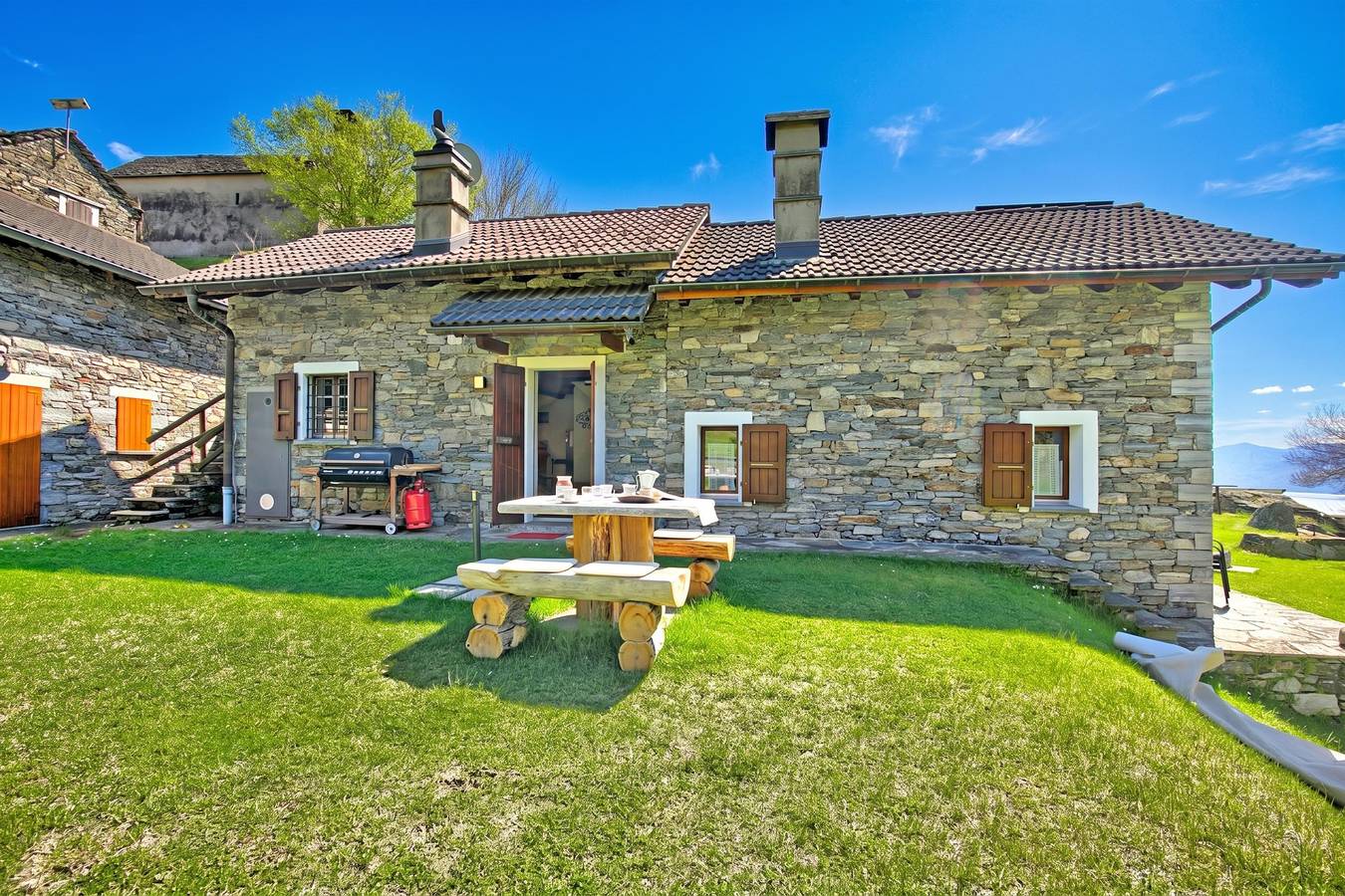 Rustico Ca del Pol in Cugnasco-Gerra, Tessiner Alpen