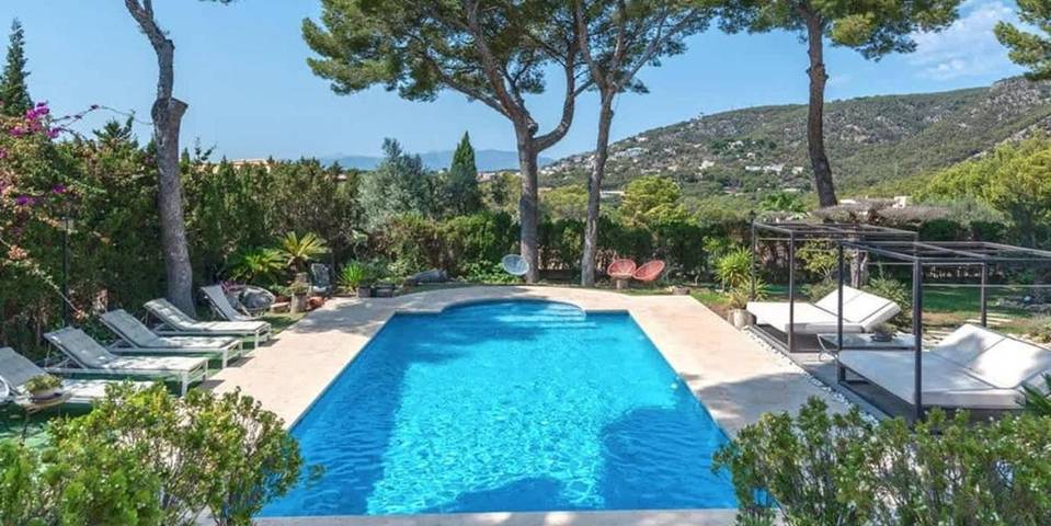 Casa de vacaciones para 12 personas, con Jacuzzi además de Terraza y Jardín en Cas Català
