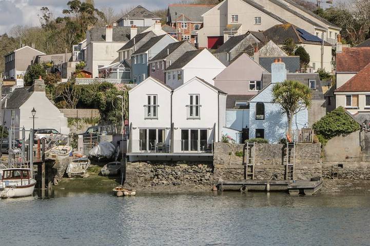 Cottage for 5 people, with garden, with pets in Plymouth