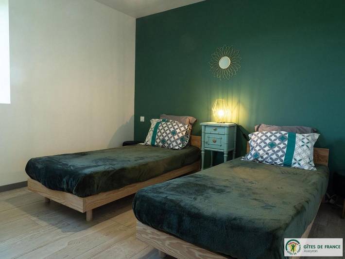 Location de vacances pour 10 personnes, avec jardin ainsi que vue et balcon à Sébrazac - 2