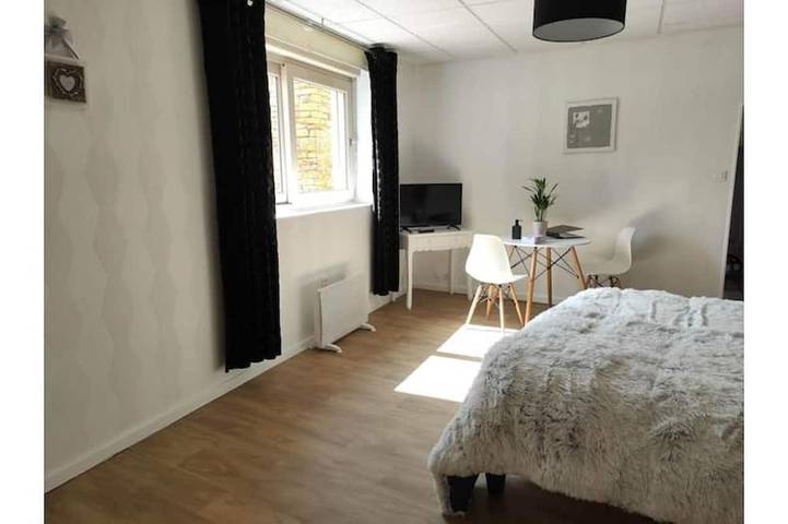 Gîte pour 2 personnes, avec sauna et jacuzzi à Theizé - 4