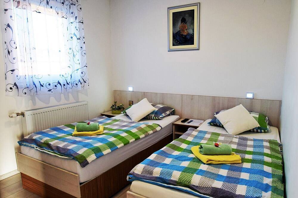 Ganze Wohnung, Familienfreundliche Wohnung in der Nähe des Flusses und der Berge in Prozor, Lika-Senj