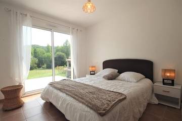 Gîte pour 8 personnes, avec jardin à Colleville