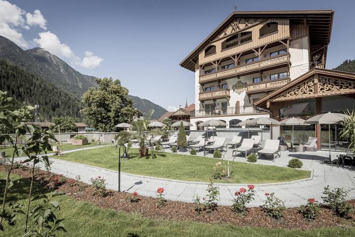 Hotel für 3 Personen, mit Sauna und Garten sowie Whirlpool und Pool, kinderfreundlich in Oetz - 2