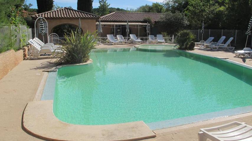 Chalet "Edelweiss" avec vue sur les montagnes, piscine partagée et 2 terrasses privées in Gravières, Parc naturel régional des Monts d'Ardèche