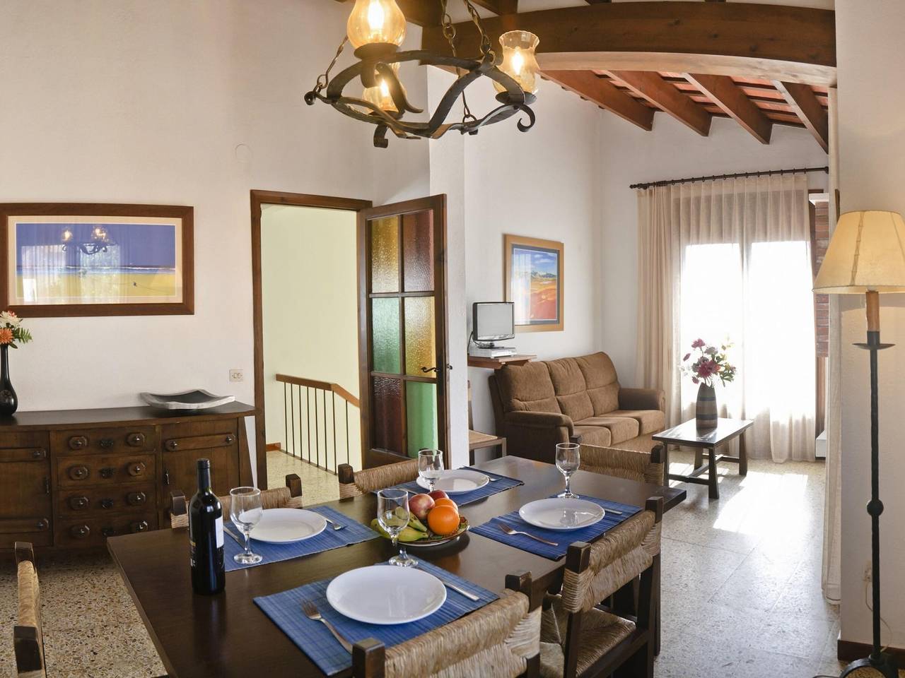 Entire apartment, Charming Duplex 200m from Beach, 3 Bedrooms, Pool, Free Wi-Fi, Parking in l'Estartit, Estartit