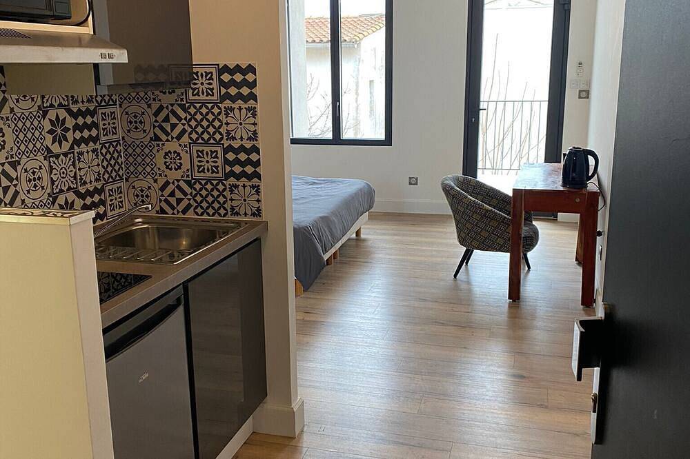 Entire apartment, Coliving La Vigneronne - Studio La Treille in Mireval, Côte d'Améthyste