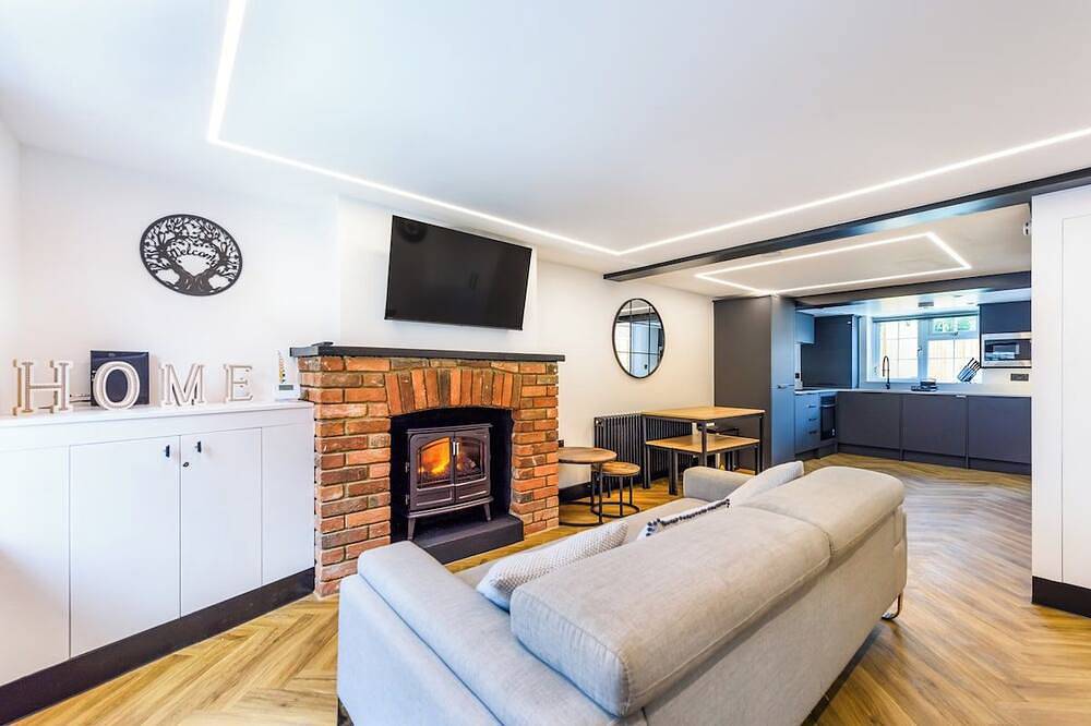 A stylish Modern 200 Year Old - 2 Bedroom cottage! in Redbourn, Hertfordshire