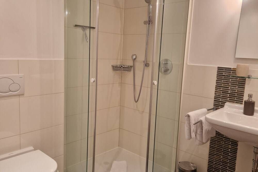 Ganze Wohnung, Moderne Ferienwohnung in Zwischenahner Meer, Bad Zwischenahn